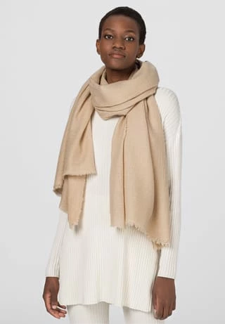 HALLHUBER Crincle-Schal Im Wolle-Mix Almond 2 HALLHUBER Crincle-Schal Im Wolle-Mix Almond – Bild 2